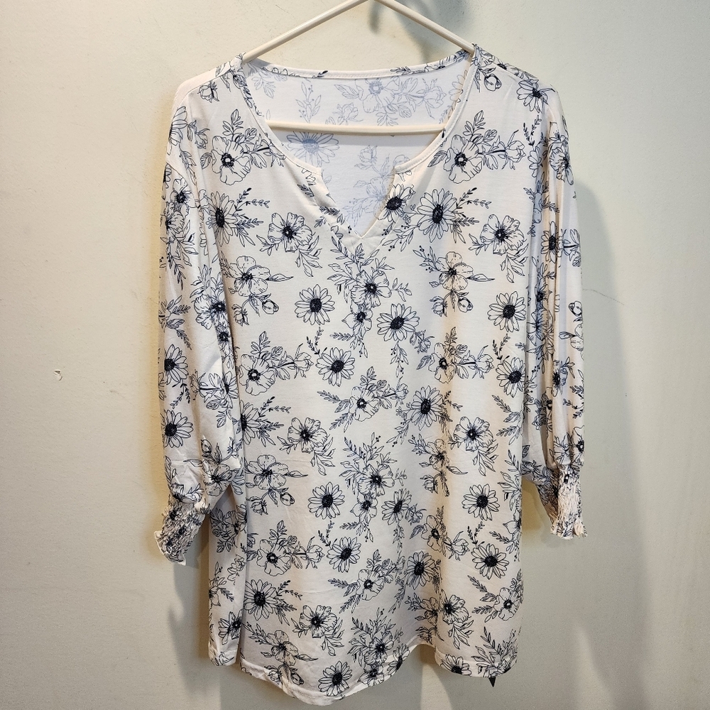 FASHION CLASSIC Women's Ivory Floral V-Neck Blouse Plus Sz 3XL Nwt